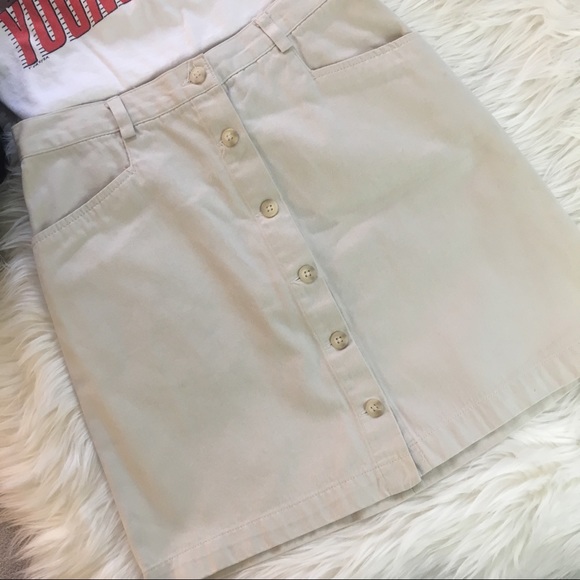 GAP Khaki Skirt with Pockets - Picture 2 of 4
